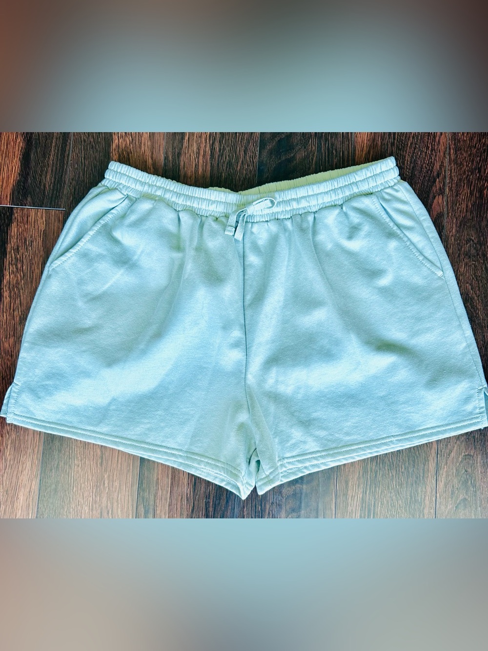 Rebel Sky mint green sweatshirt-style shorts size L
